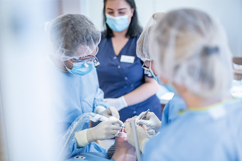 Behandlungsablauf Implantologie Operation